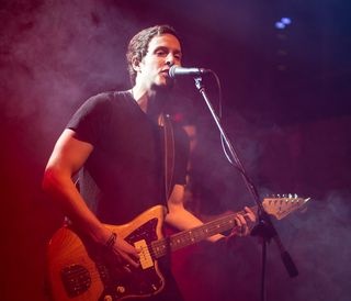 Έχεις ακούσει το «Meds» των Placebo από τον D3LTA; Αν όχι πάτα το «play»