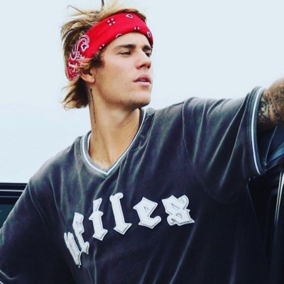 Τα έντονα σημάδια στο σώμα του Justin Bieber έχουν κάνει τους fans του να τρομάξουν