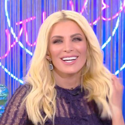 Απίστευτο! Δεν θα πιστεύετε σε ποια εκπομπή αυτοπροτάθηκε να πάει ως καλεσμένη η Καινούργιου