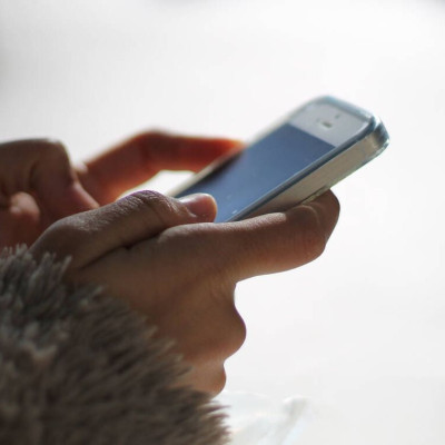 Είναι απιστία να μιλάς με άλλους/ες στο chat; (POLL)