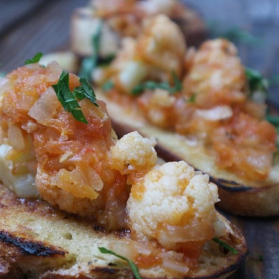 Κουνουπίδι κοκκινιστό με μυρωδικά