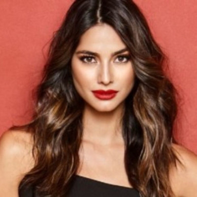 Η Ηλιάνα Παπαγεωργίου αγνώριστη στη Μύκονο (video)