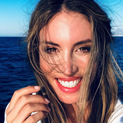 Αθηνά Οικονομάκου: Δες τη στα 15 της να κάνει παρέλαση την 25η Μαρτίου