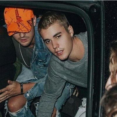 O Justin Bieber με μεθυσμένη κοπέλα στο δωμάτιο του ξενοδοχείου του