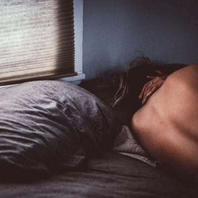 Πώς η ώρα που ξυπνάμε το πρωί επηρεάζει την ψυχική μας υγεία