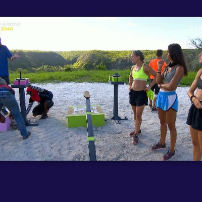 Survivor: Απίστευτη επίθεση του Τόνυ στη Δαλάκα! Έμεινε «παγωτό» η Κατερίνα με τα «γαλλικά» του!