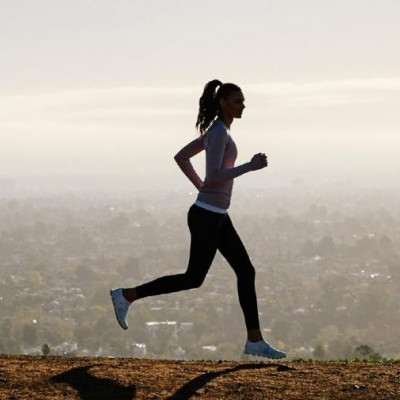 Τόσο καιρό τρέχεις λάθος: Ο μοναδικός τρόπος να κάψουμε λίπος με το τρέξιμο