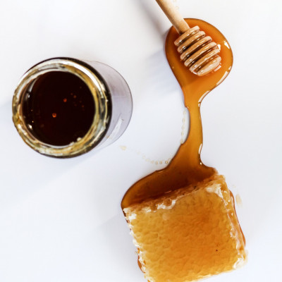 Σπιτική μάσκα για την ακμή με δύο υλικά