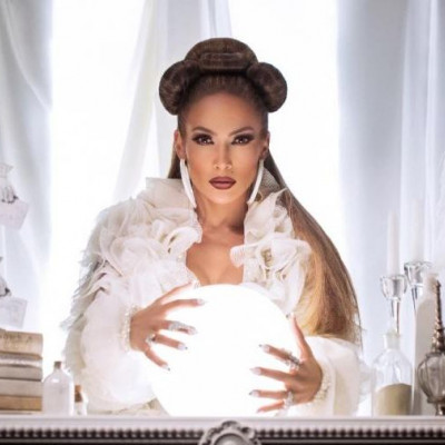 Το νέο videoclip της Lopez είναι σούπερ προκλητικό αλλά το υποστηρίζει