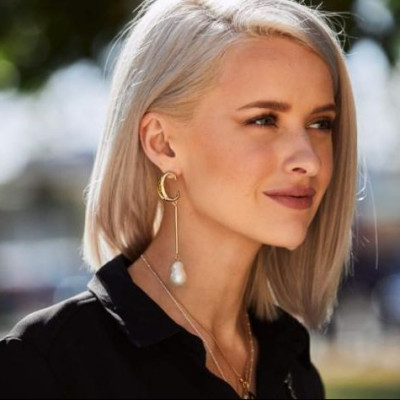 Το αξεσουάρ που λατρεύει η μαμά σου γίνεται το απόλυτο trend