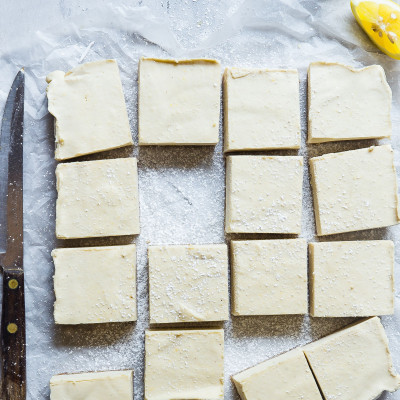 Το κόλπο για να ξεπαγώσεις το βούτυρο με ένα ποτήρι χωρίς φούρνο ή μικροκύματα