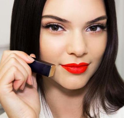 Οι 7 αποχρώσεις που πρέπει να δοκιμάσεις στα χείλη σου πάση θυσία αυτή την άνοιξη