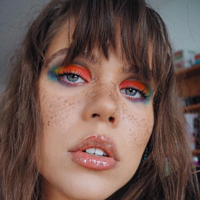 Ουράνιο τόξο: Το μακιγιάζ ματιών που κάνουν όλα τα κορίτσια στον πλανήτη