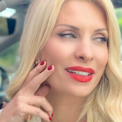 Ελένη Μενεγάκη: Πέρυσι στην Κρήτη για Πάσχα με τον Μάκη της, φέτος; (φωτό)