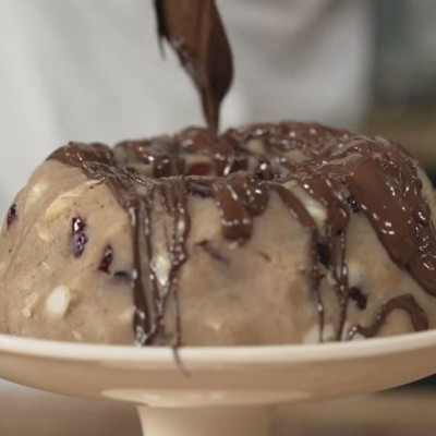 Σιμιγδαλένιος χαλβάς με πορτοκάλι και σοκολάτα