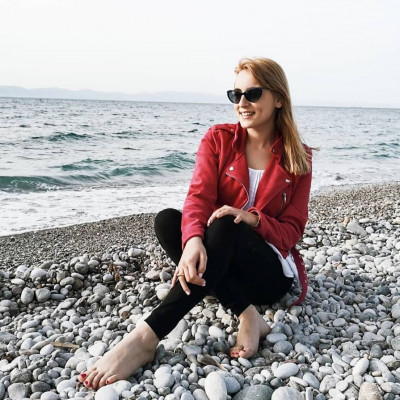 Ετοιμάζεις τη βαλίτσα για ταξιδάκι; Τι να βάλεις στο νεσεσέρ με τα καλλυντικά