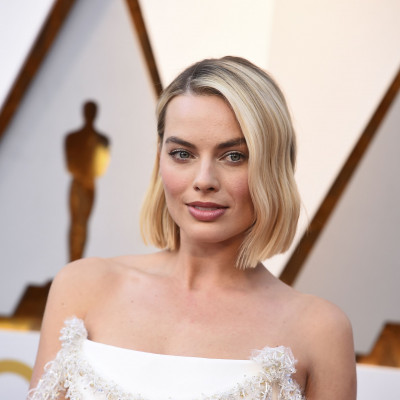 H Margot Robbie θα σε κάνει να ξεχάσεις όλα τα καρέ που έχεις δει