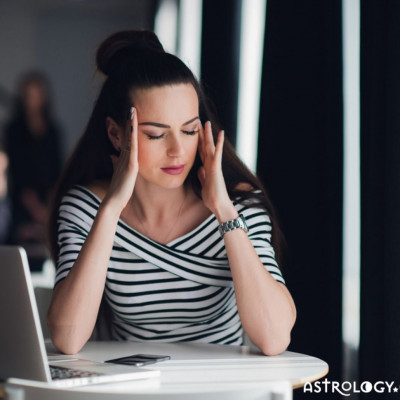 3 σημάδια που βεβαιώνουν ότι κάποιος σε σκέφτεται αυτή τη στιγμή!