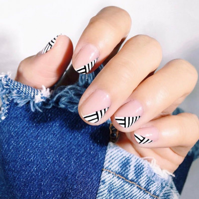 Summer Loading! Και έχουμε τα τέλεια nail art & τα βερνίκια που θα χρειαστείς  για να τα αντιγράψεις