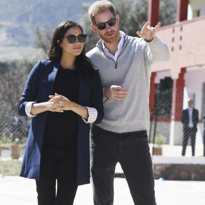 Το πώς αντέδρασε ο Κάρολος και η Ελισάβετ στη γέννηση του γιου του Harry δείχνει πόσο διαφέρουν