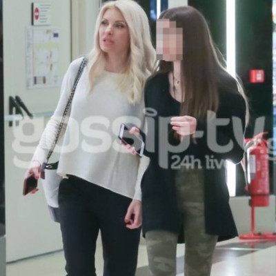 Η Ελένη Μενεγάκη μας έδειξε το φόντο που έχει στην οθόνη του κινητού της (Photos)