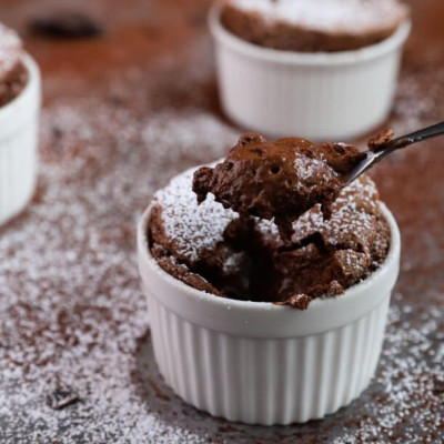 Μαρεγκάτο σουφλέ σοκολάτας