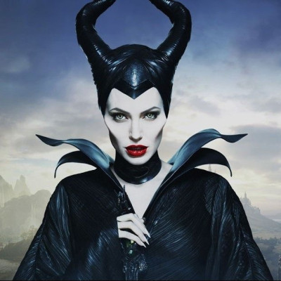 Maleficent 2: Η Angelina Jolie επέστρεψε κι η εμφάνισή της είναι πιο «σκοτεινή» από ποτέ