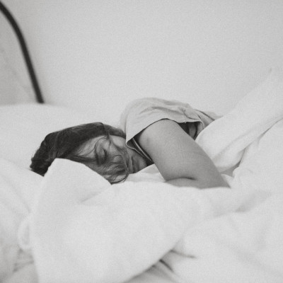 Ξέρεις πώς κοιμάσαι σύμφωνα με το ζώδιό σου; Τι δείχνει ο ύπνος σου τελικά;