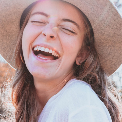 3 απίστευτοι λόγοι για τους οποίους μπορεί να μυρίζει άσχημα η αναπνοή σου