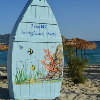 Οι απίθανες βιβλιοθήκες - βάρκες στην Κίμωλο θα σε εμπνεύσουν να διαβάζεις βιβλία (video)