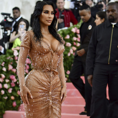 Kim Kardashian: Η σέξι φωτογραφία της στο γυμναστήριο κι η άσκηση που επιλέγει για αυτό το κορμί