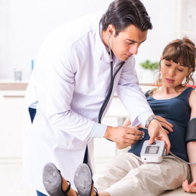 Υπέρταση στην εγκυμοσύνη: Ο κίνδυνος εμφράγματος & εγκεφαλικού για τη μητέρα 20 χρόνια μετά!