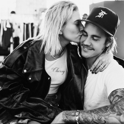 Justin Bieber & Hailey Baldwin: Ξέρουμε πόσο κόστισαν οι βέρες και δεν είναι αυτό που νομίζεις