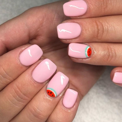 #WatermelonNails είναι το μανικιούρ που μας βάζει πάντα σε καλοκαιρινό mood!