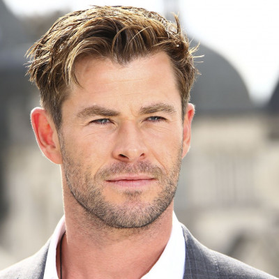 O Chris Hemsworth με το στυλ του δικαιώνει τους «good guys» ανά την υφήλιο
