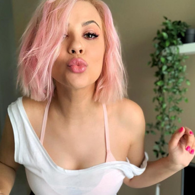 Λάουρα Νάργες: Δείχνει τους κοιλιακούς της μέσα σ’ ένα μαγιό που κόβει την ανάσα