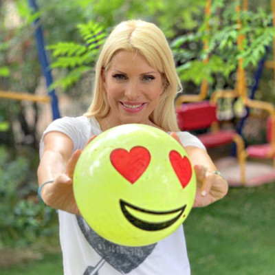 Τα sexy ατυχήματα που είχε η Ελένη Μενεγάκη στον αέρα της εκπομπής της (vids)