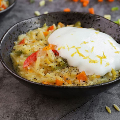 Κριθαρότο με λαχανικά και μους φέτας