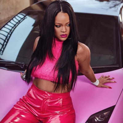 Το reunion της Rihanna με τον καθηγητή της από το σχολείο είναι ο,τι πιο γλυκό έχεις δει σήμερα