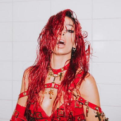 Σταμάτα ο,τι κάνεις! Η Ελένη Φουρέιρα κυκλοφόρησε νέο τραγούδι με τον Claydee (+ video clip)