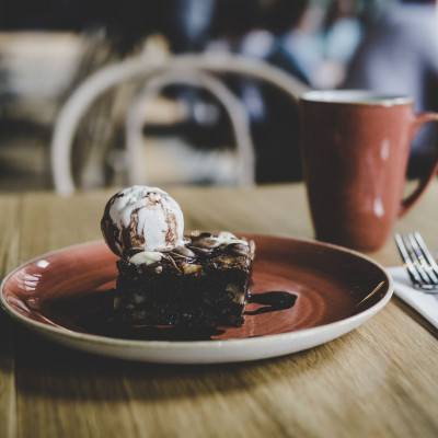 Φτιάξε vegan brownies με σοκολάτα με την πιο εύκολη και λαχταριστή συνταγή
