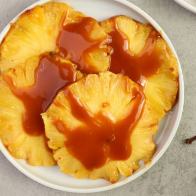 Καραμελωμένος ανανάς με πέντε υλικά