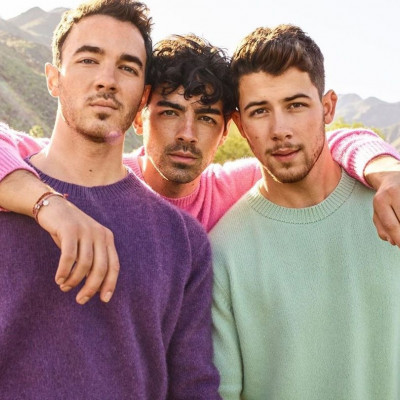 Ο Nick των Jonas Brothers δε λέει να καταλάβει με τίποτα τα memes και έχει πολλή πλάκα