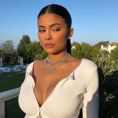 Οι followers της Kylie Jenner την κατηγορούν ότι έχει κάνει πλαστικές επεμβάσεις σε όλο της το σώμα