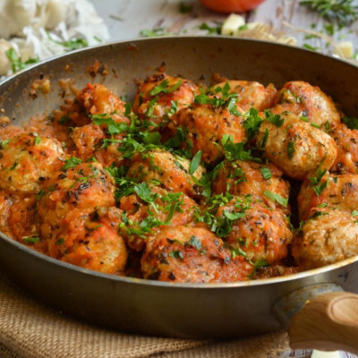 Υπέροχα κεφτεδάκια γαλοπούλας γεμιστά με μοτσαρέλα