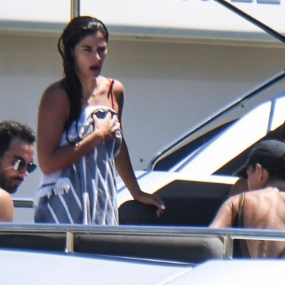 Τανιμανίδης-Μπόμπα: Οι σκαφάτες διακοπές τους με τους κουμπάρους τους (photos)