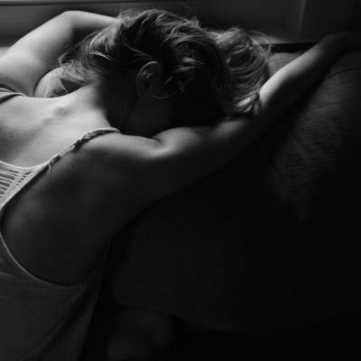 Περίοδος για πρώτη φορά: Ποια είναι τα συμπτώματα και πώς θα την αντιμετωπίσεις