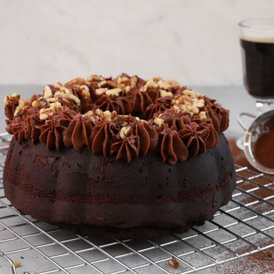 Πρωτότυπο κέικ με μαύρη μπύρα