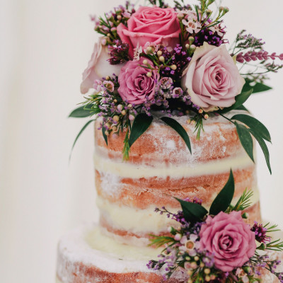 Το στυλ γαμήλιας τούρτας που θριάμβευσε στις αναζητήσεις μέσα στο 2019 (photos)