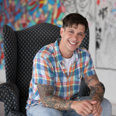 Ηλίας Μπόγδανος: Τον λατρεύει ο Robbie Williams κι ο David Guetta και καταλάβαμε το γιατί